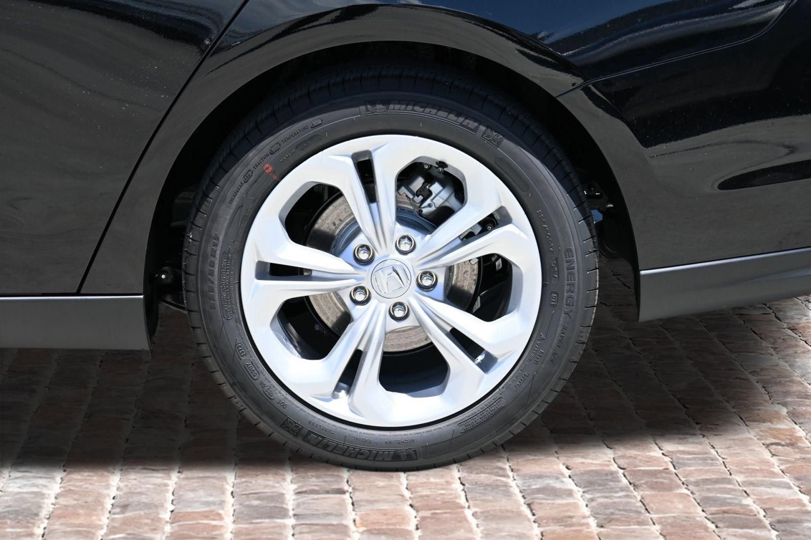 New 2026 Honda Accord LX image 38