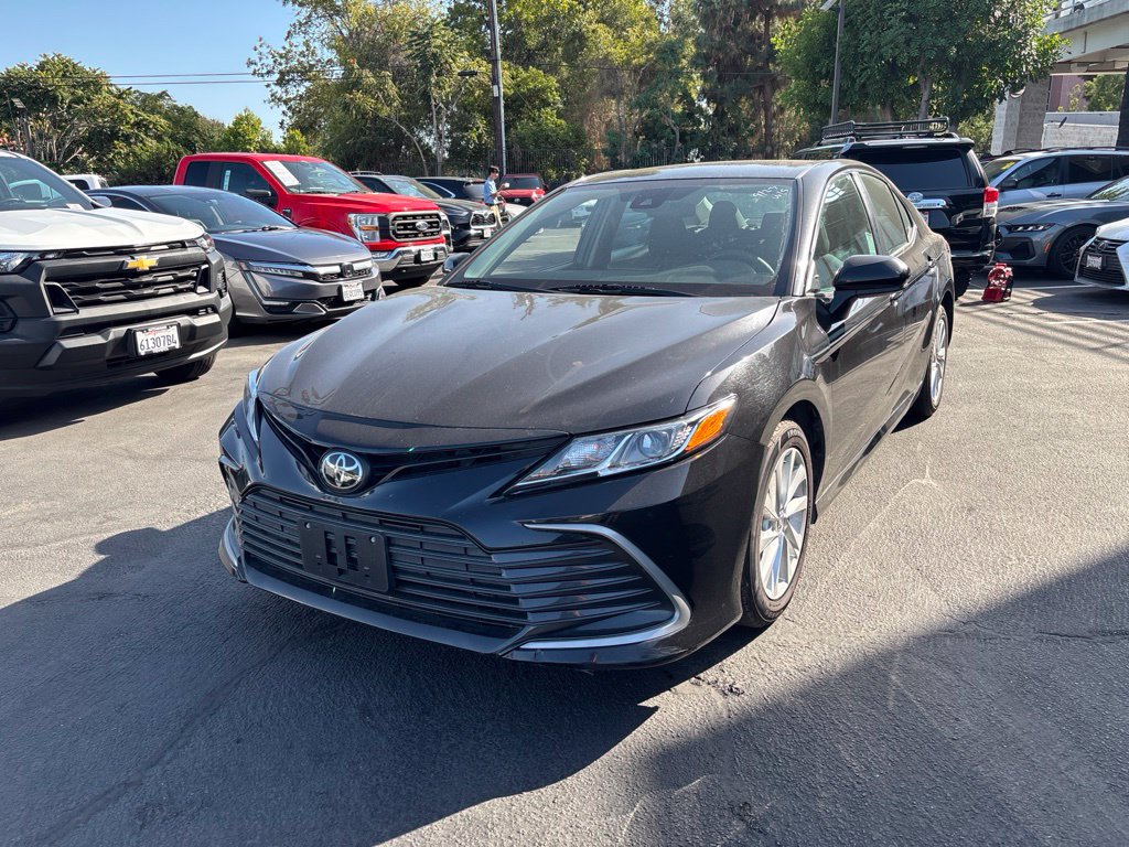 Used 2024 Toyota Camry LE FWD image 8