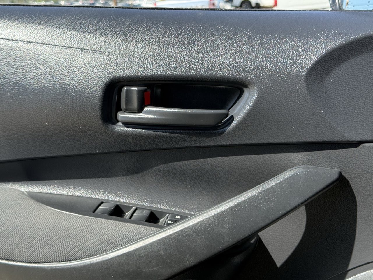 Used 2025 Toyota Corolla LE FWD image 24
