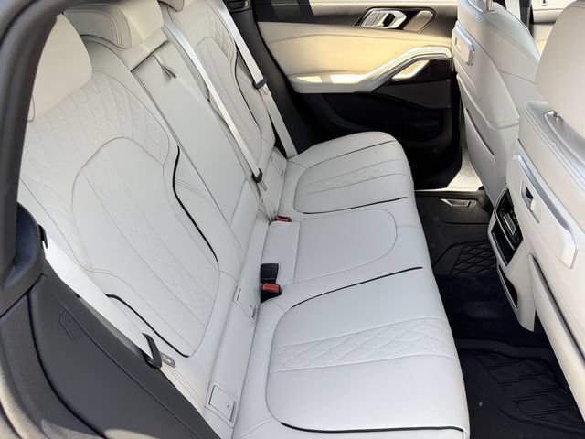 New 2026 BMW X6 xDrive40i w/ Executive Package AWD/4WD image 13