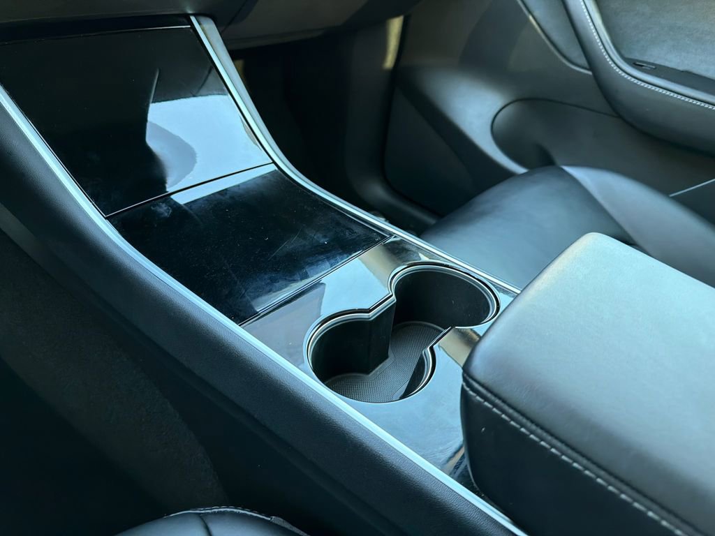 Used 2021 Tesla Model Y Long Range image 28