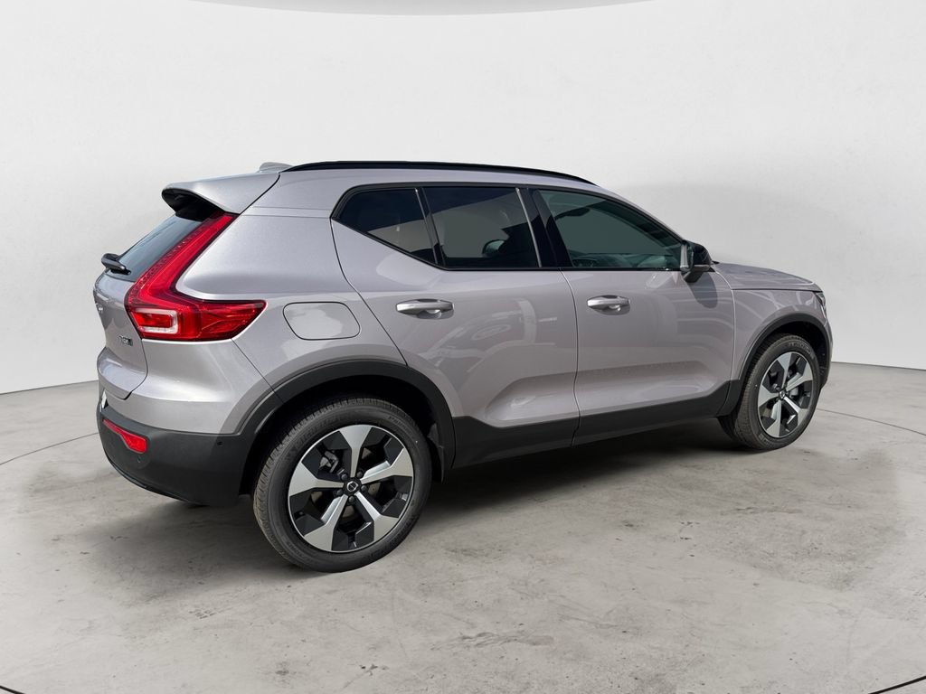 New 2026 Volvo XC40 B5 Plus w/ Protection Package Premier AWD/4WD image 7