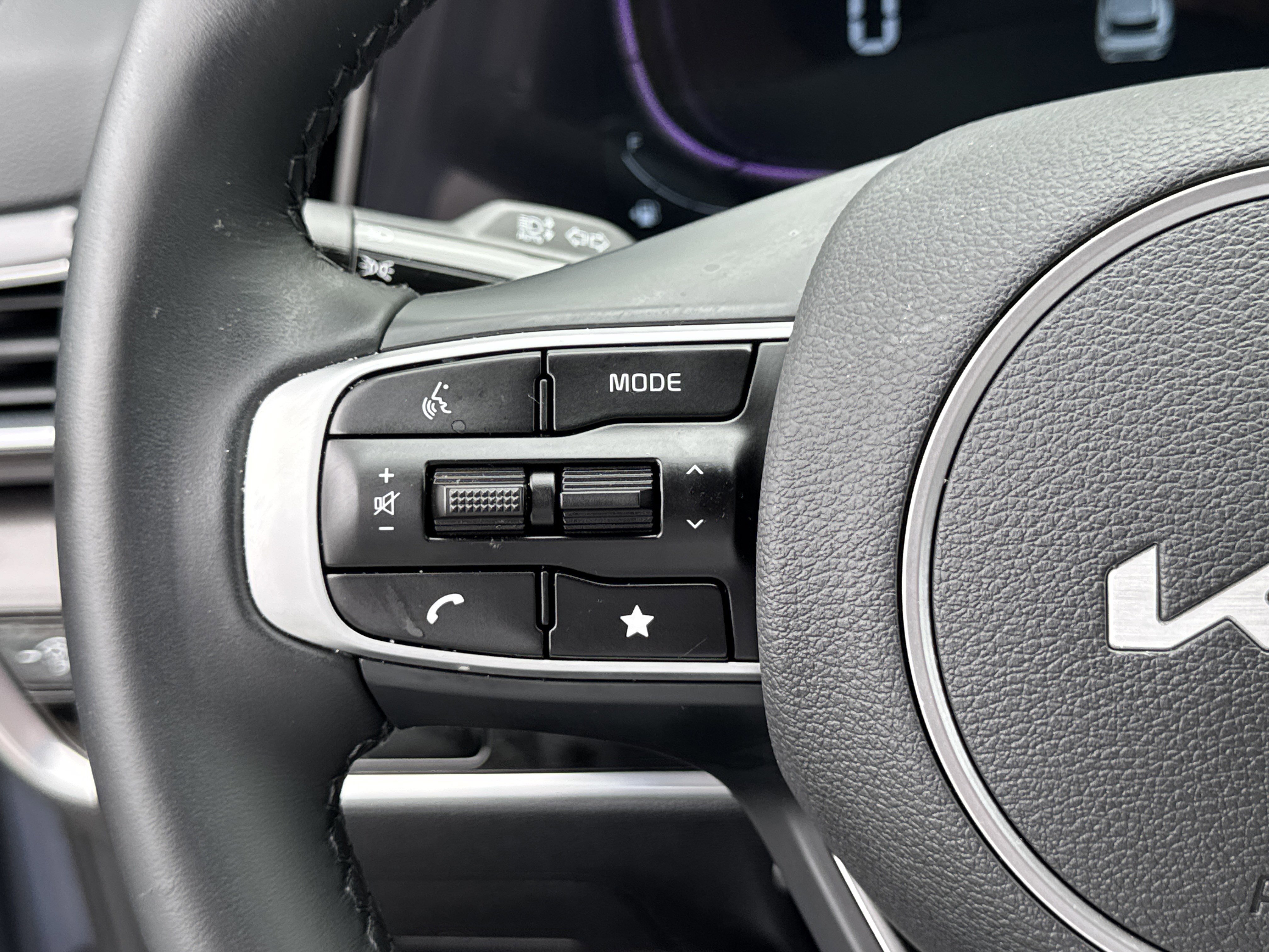 Certified 2025 Kia Sportage EX image 25