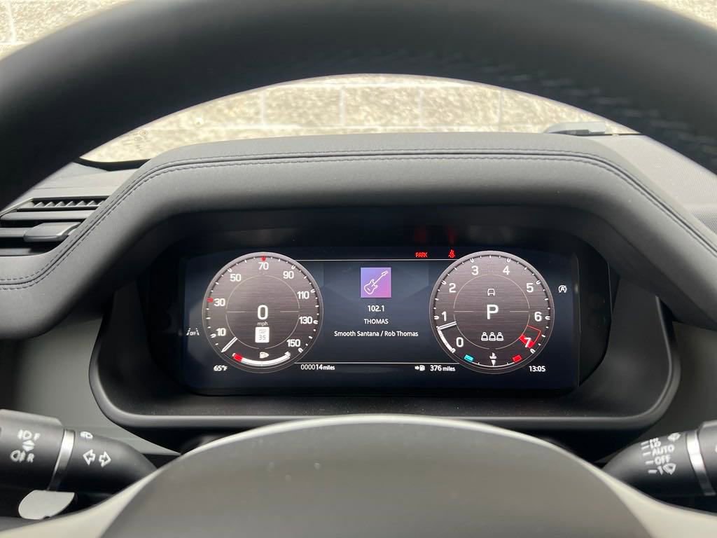 New 2024 Land Rover Defender 110 S image 17