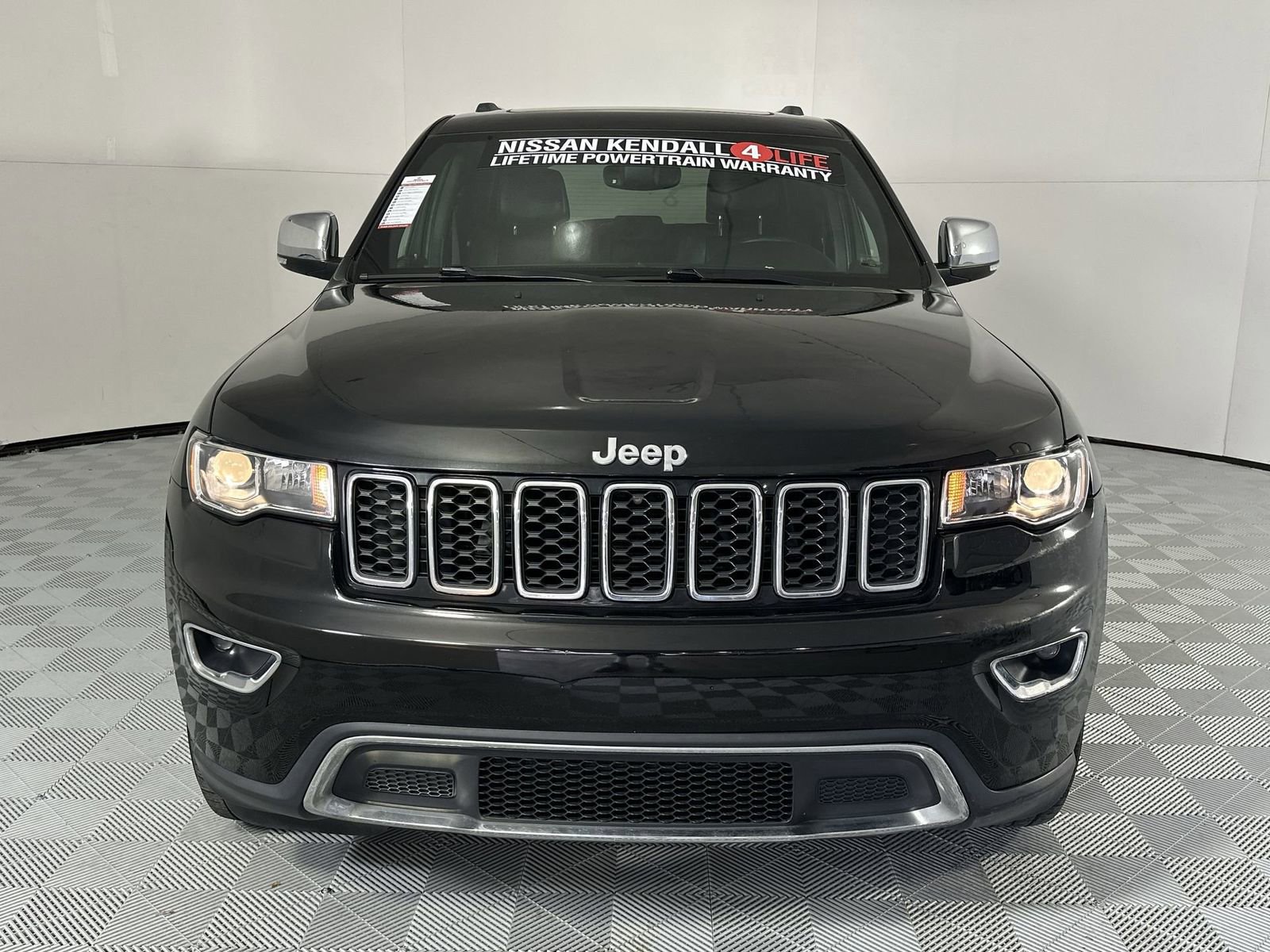 Used 2020 Jeep Grand Cherokee Limited w/ Trailer Tow Group IV AWD/4WD image 3