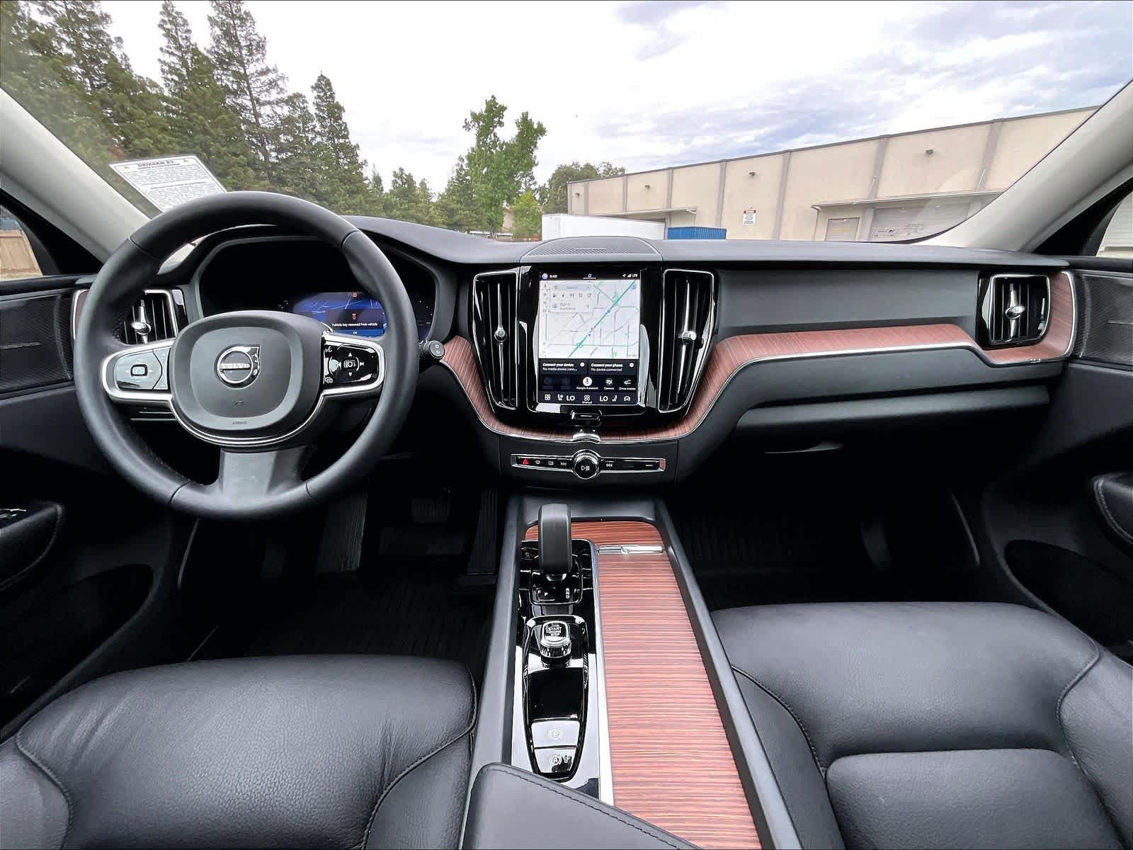 Used 2024 Volvo XC60 T8 Plus w/ Protection Package Premier AWD/4WD image 18