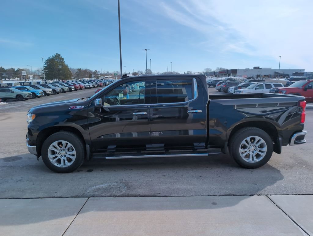 Used 2022 Chevrolet Silverado 1500 LTZ w/ LTZ Premium Package image 5