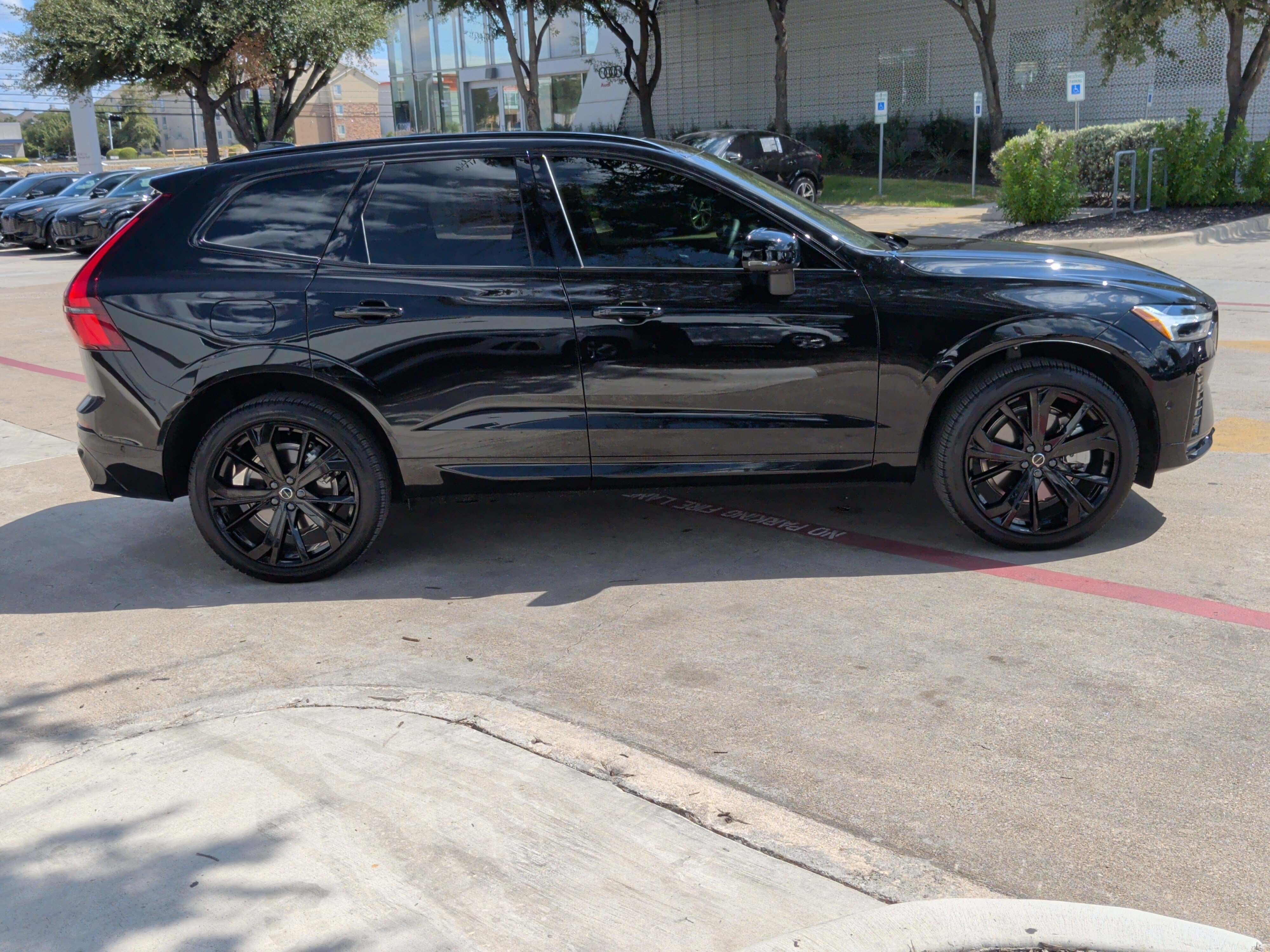 Used 2026 Volvo XC60 B5 Ultra w/ Protection Package Premier AWD/4WD image 11