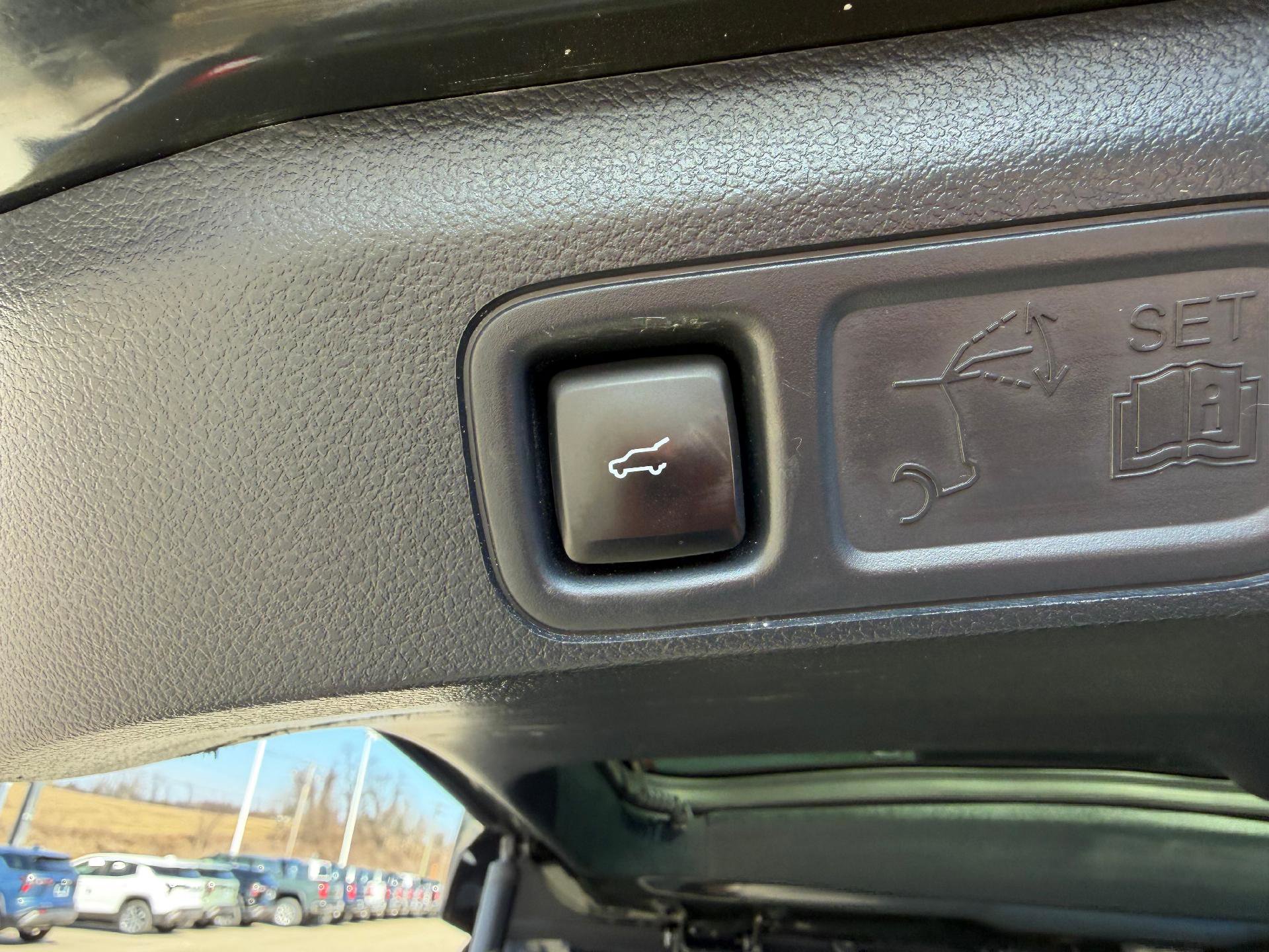 Used 2023 Ford Expedition Max XLT image 13