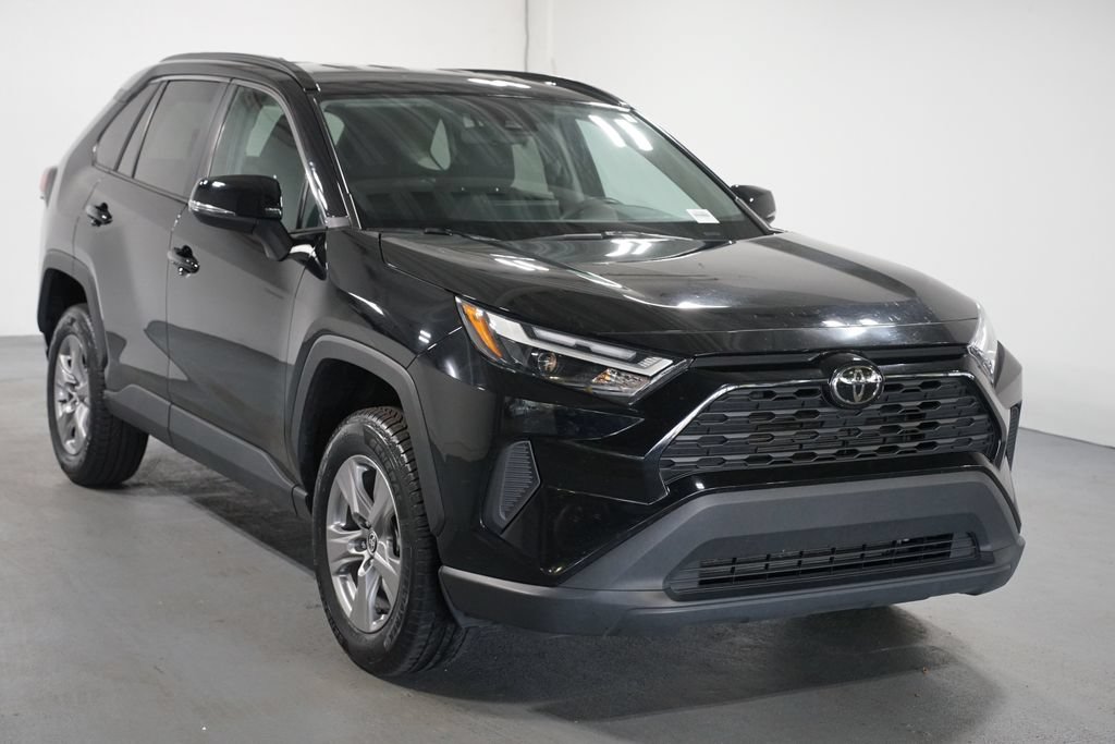 Certified 2025 Toyota RAV4 XLE FWD image 3
