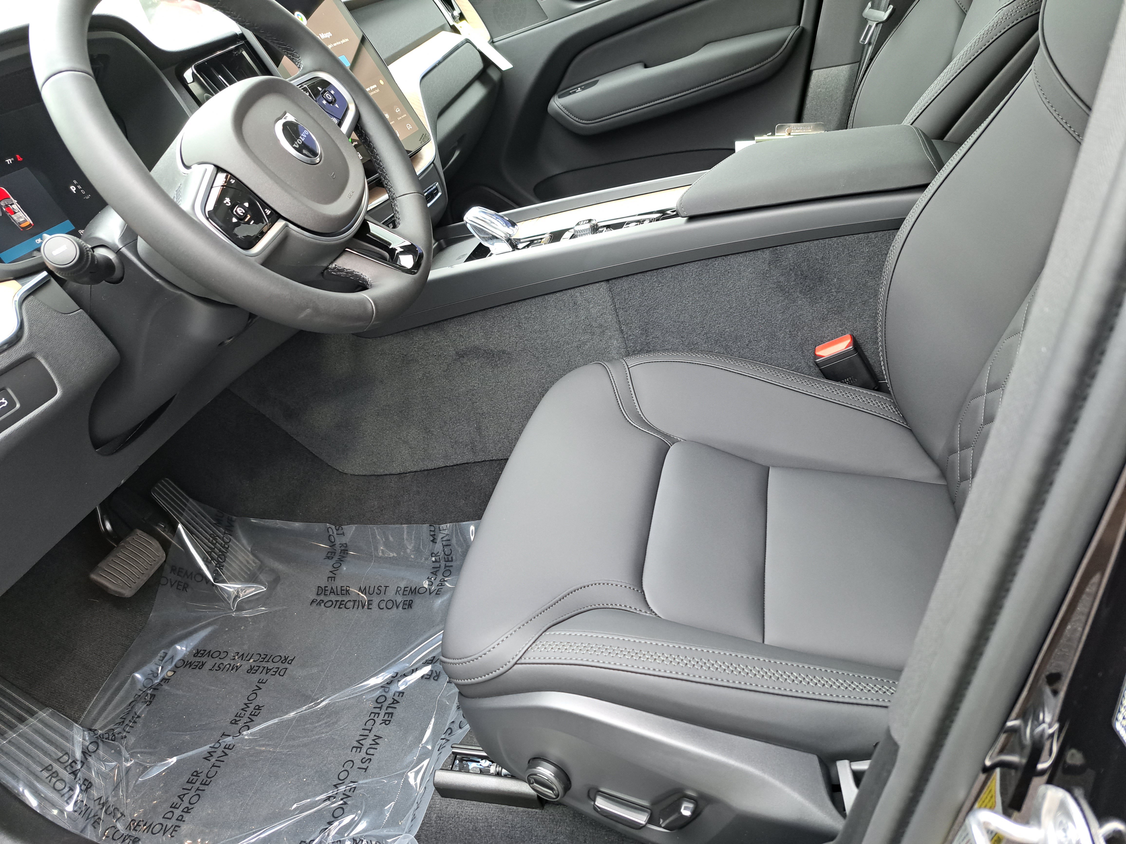 New 2026 Volvo XC60 B5 Plus w/ Protection Package Premier AWD/4WD image 6
