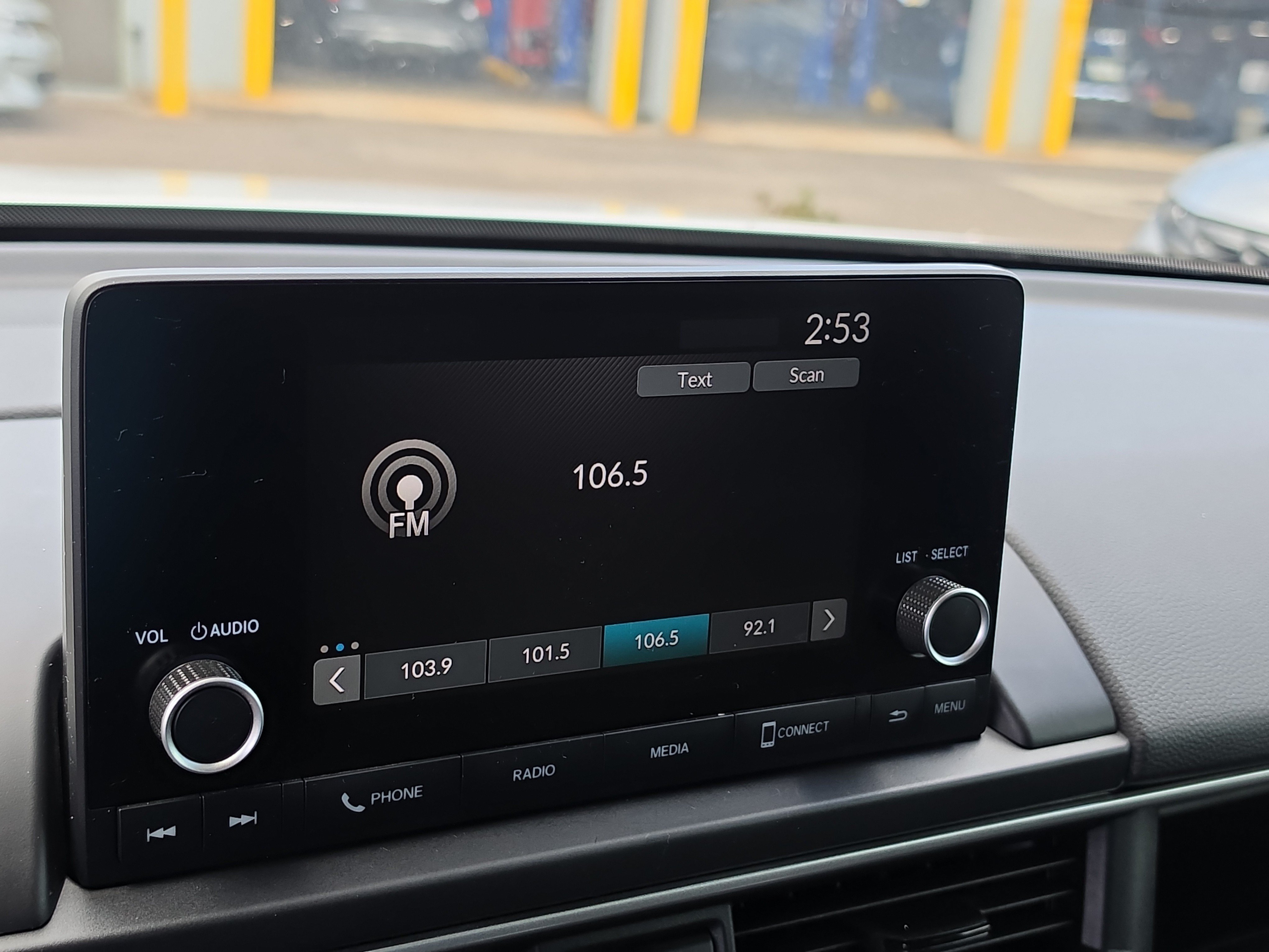 Used 2025 Honda Pilot Sport image 23