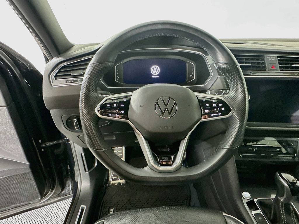 Used 2022 Volkswagen Tiguan SEL R-Line AWD/4WD image 15