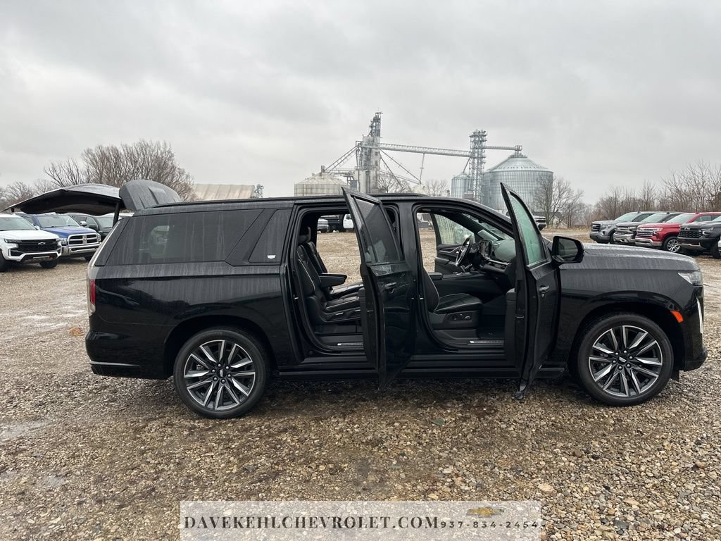 Used 2022 Cadillac Escalade ESV Sport w/ Touring Package AWD/4WD image 59