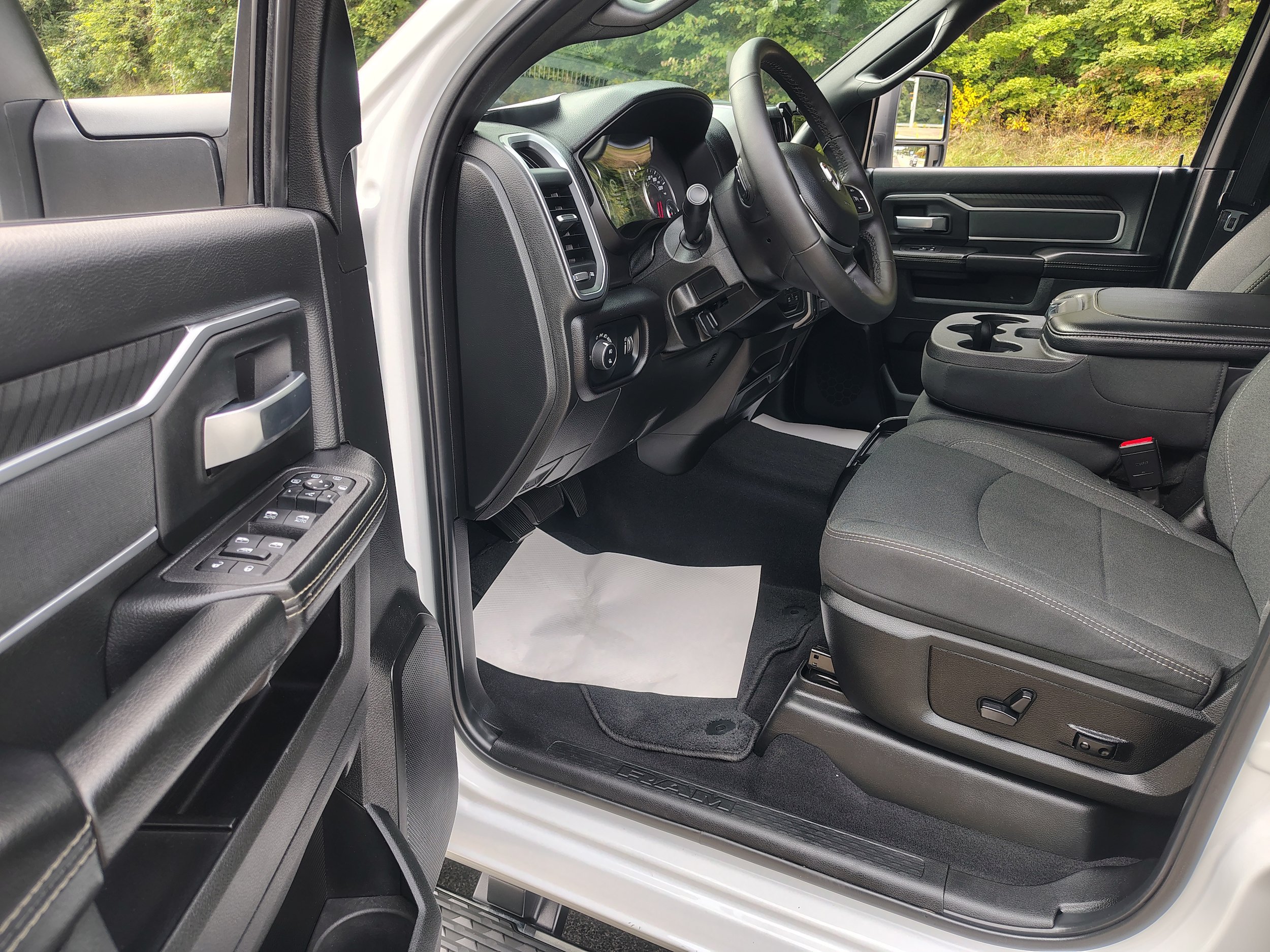 Certified 2025 RAM 2500 Big Horn AWD/4WD image 17