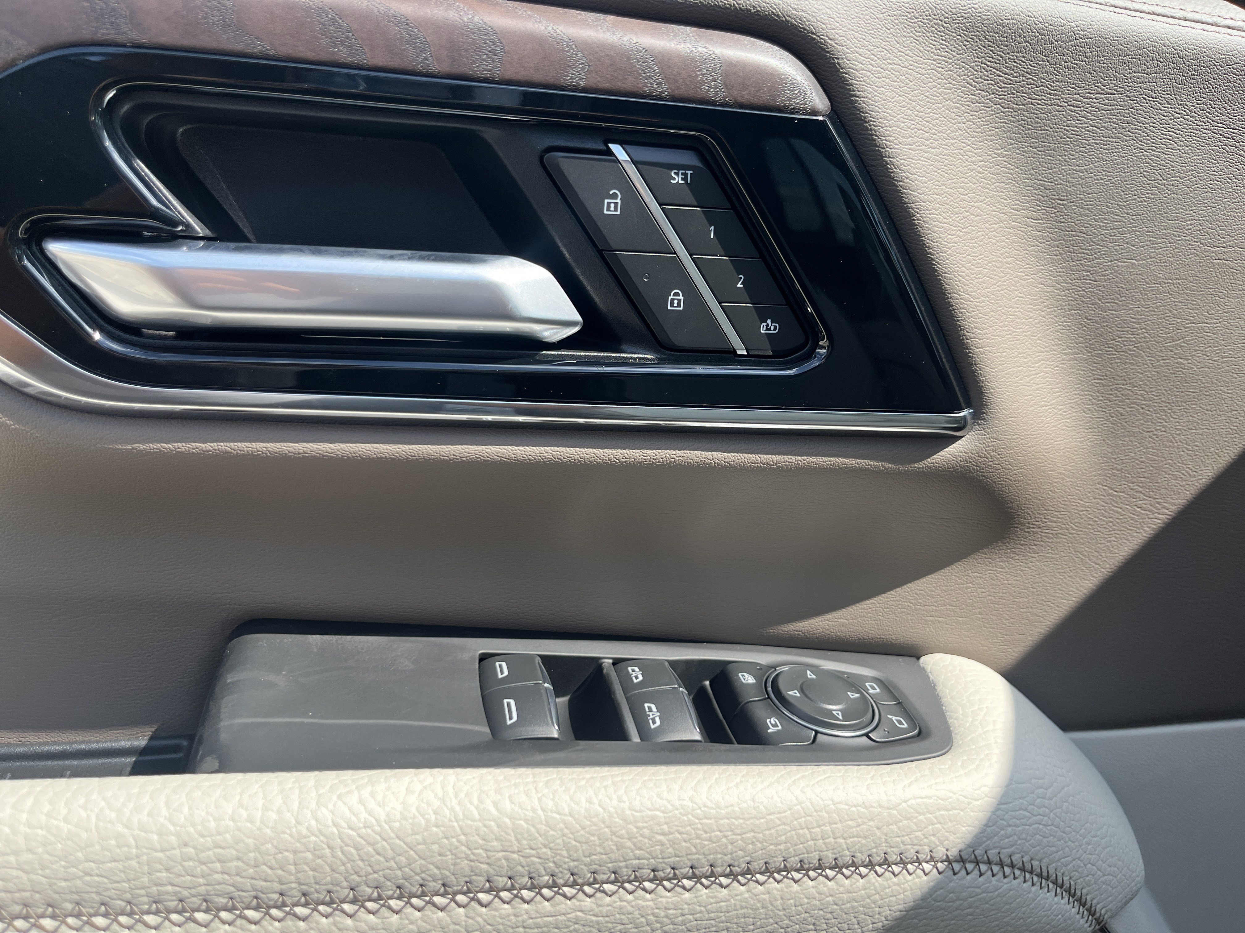 New 2026 GMC Yukon XL Denali w/ Sun & Power Step Package AWD/4WD image 28
