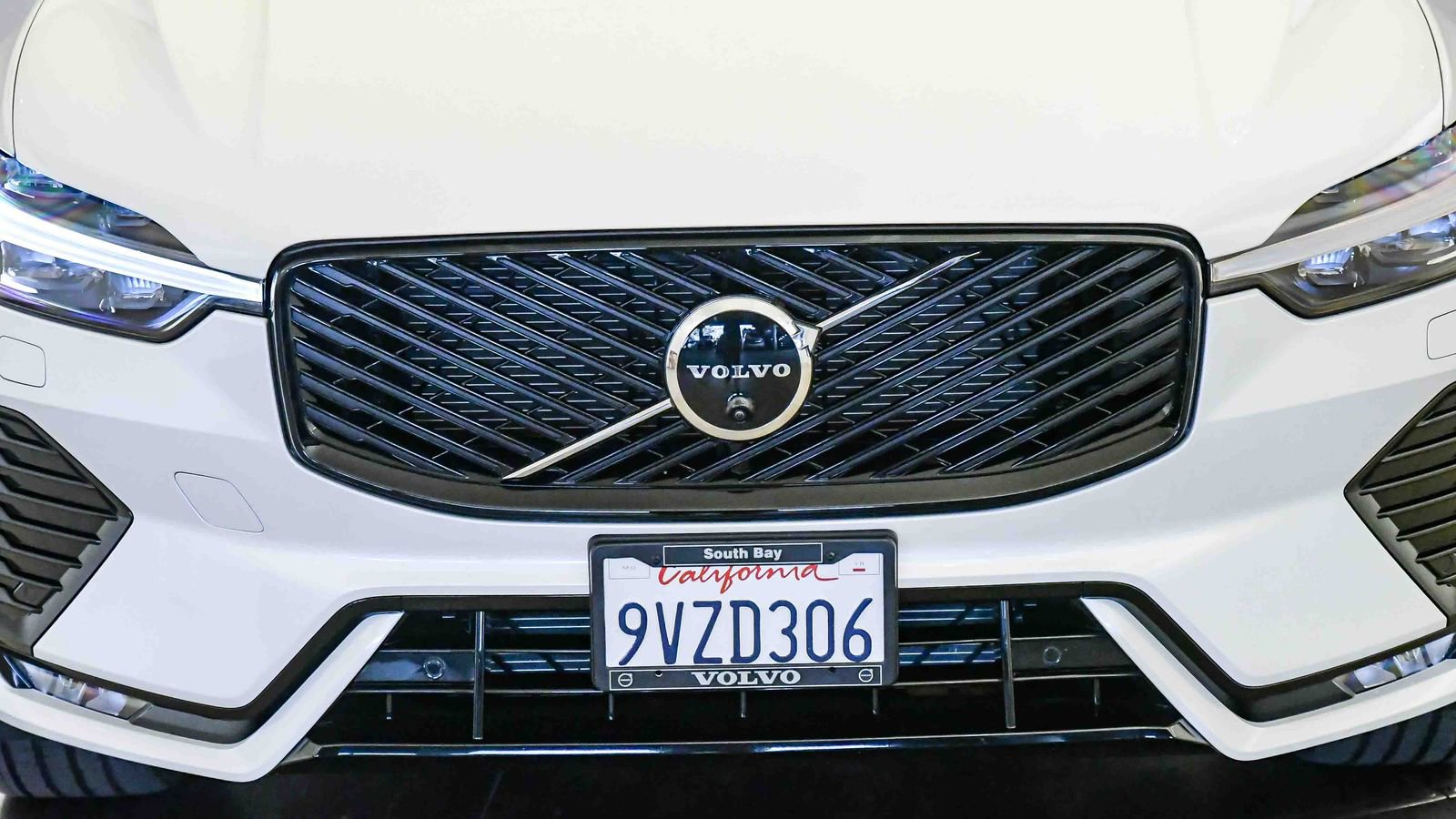 Certified 2026 Volvo XC60 B5 Plus w/ Protection Package Premier AWD/4WD image 8