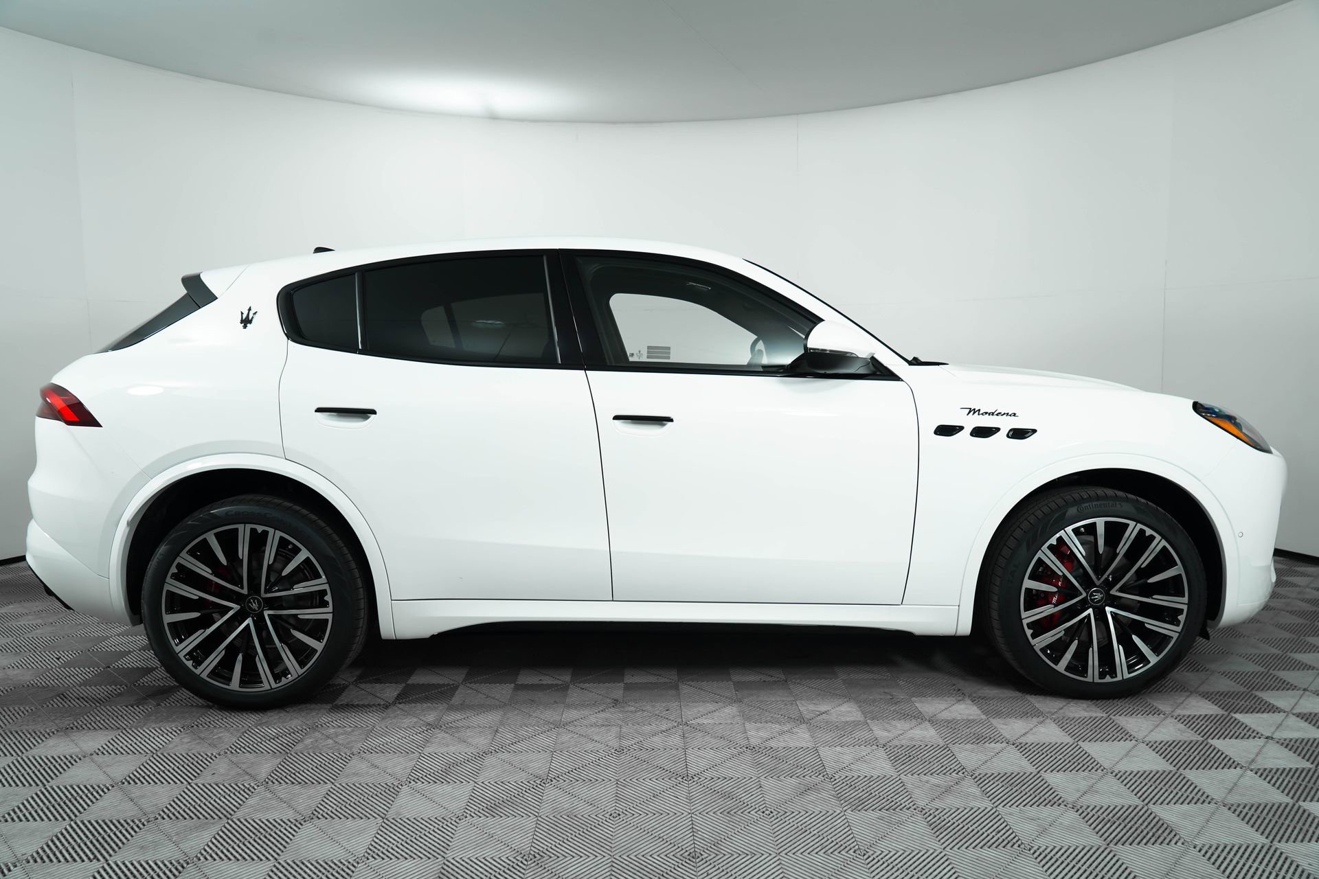 New 2025 Maserati Grecale Modena image 13
