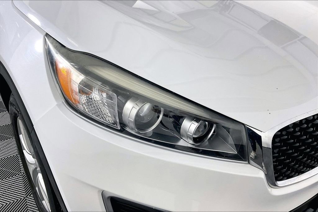Used 2016 Kia Sorento FWD w/ LX Convenience Package image 38