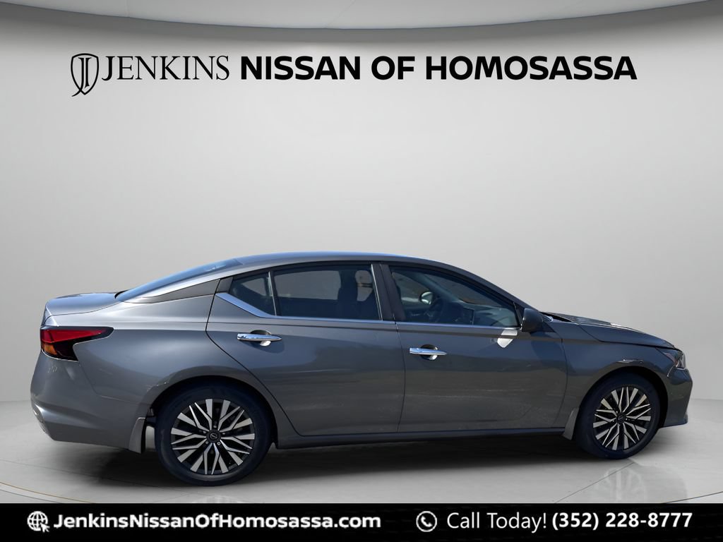 New 2025 Nissan Altima 2.5 SV FWD image 2