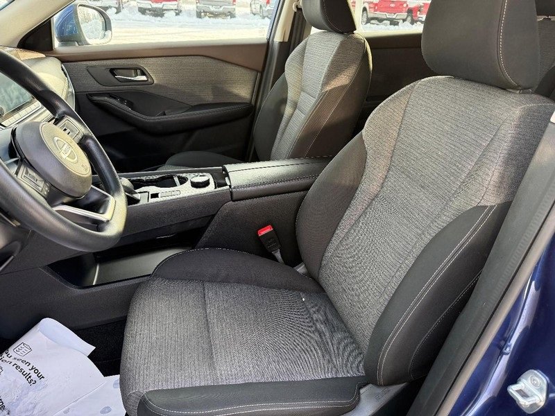 Used 2021 Nissan Rogue SV image 15