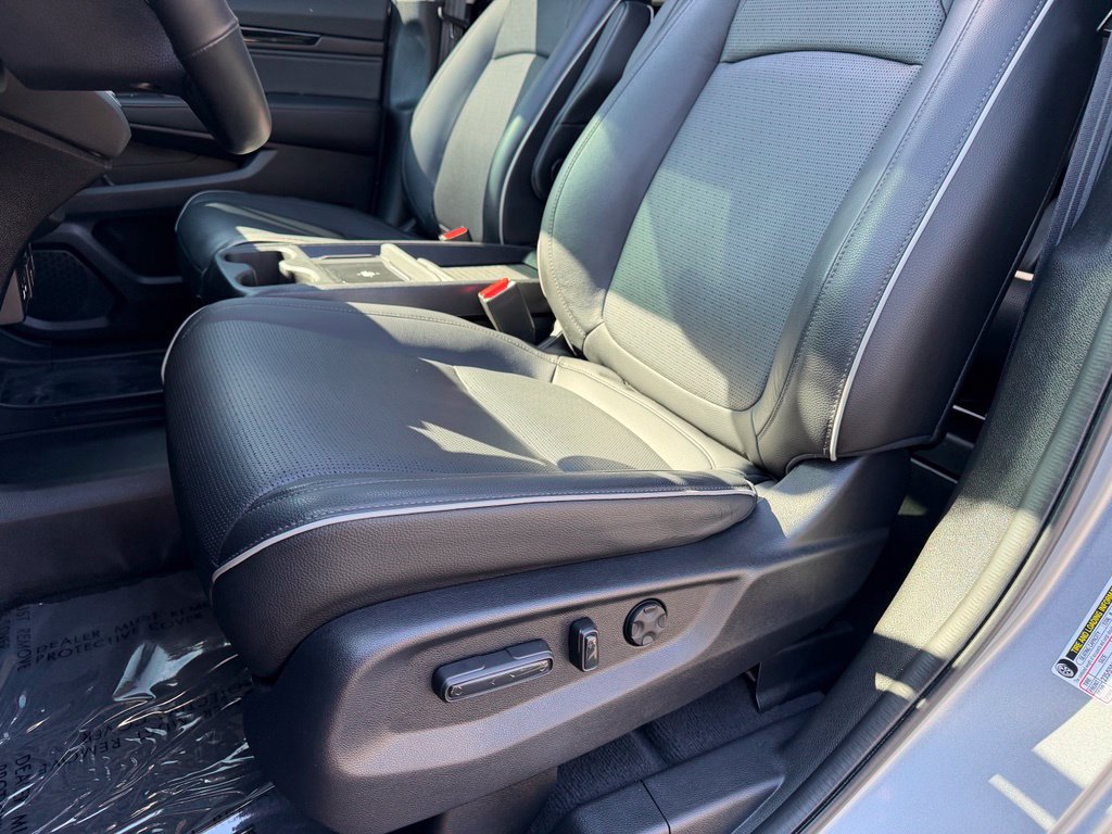 Certified 2025 Honda Odyssey Elite image 37