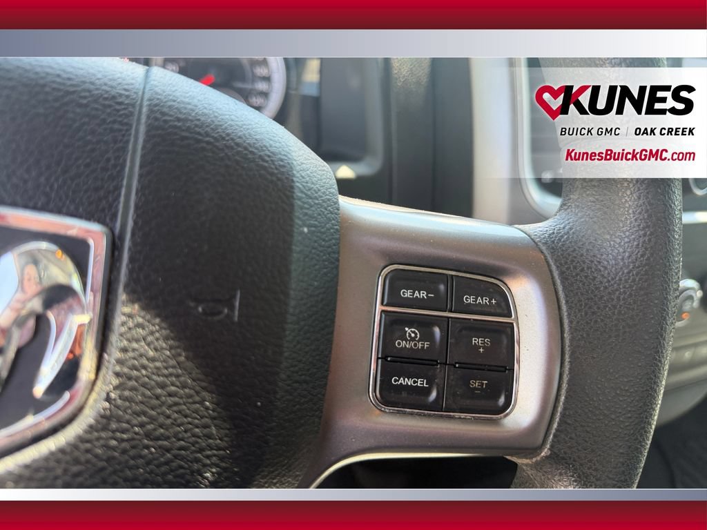 Used 2022 RAM 1500 Classic SLT AWD/4WD image 18