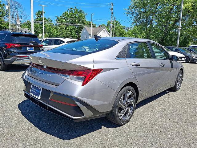 Certified 2025 Hyundai Elantra SEL FWD image 25