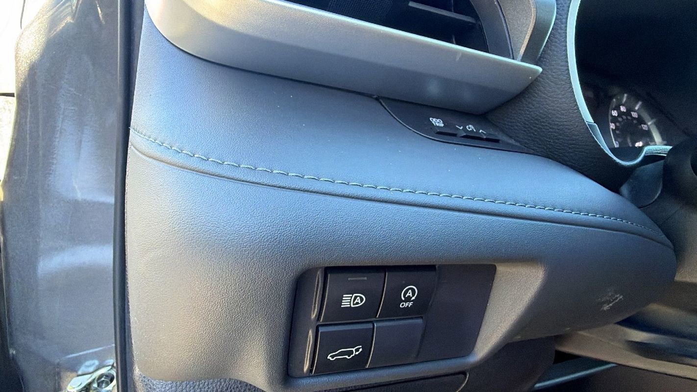 Used 2023 Toyota Highlander XLE image 35