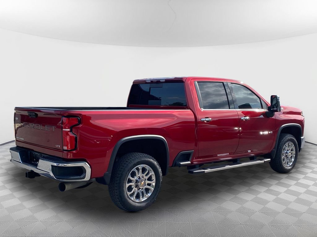 Used 2025 Chevrolet Silverado 2500 LTZ w/ LTZ Premium Package AWD/4WD image 8