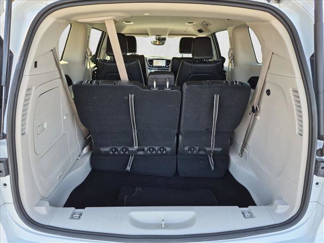Used 2024 Chrysler Pacifica Limited FWD image 6