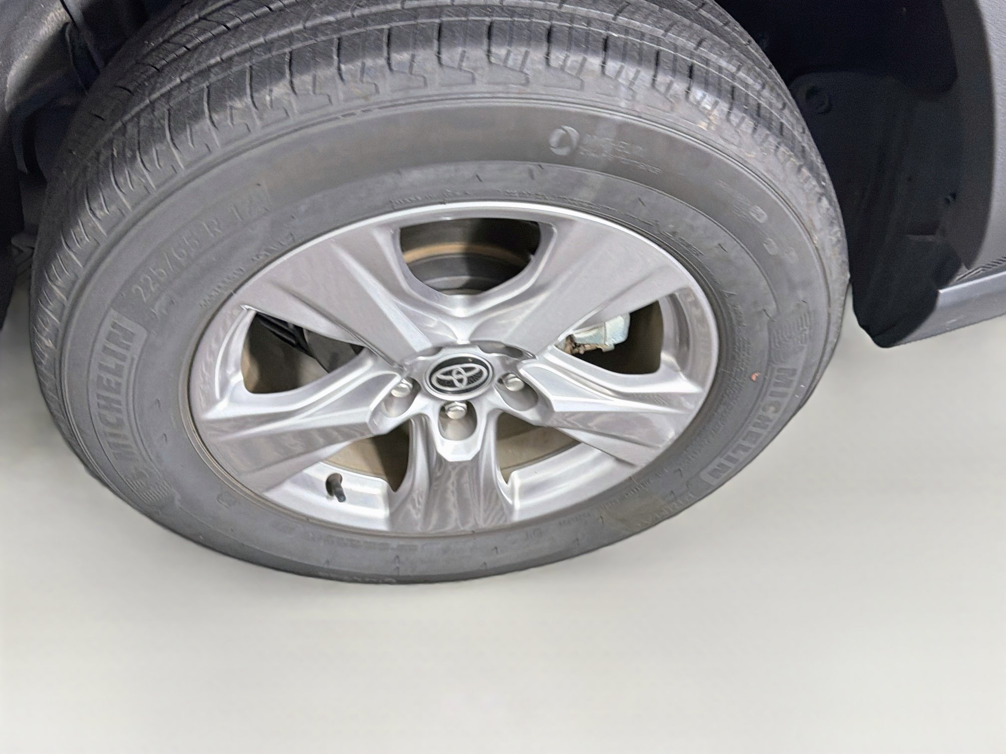 Used 2025 Toyota RAV4 XLE AWD/4WD image 11