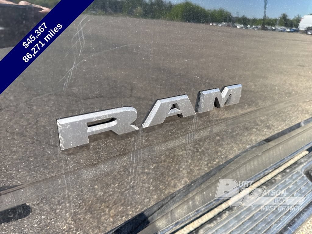 Used 2019 RAM 2500 Laramie w/ Black Appearance Package AWD/4WD image 12