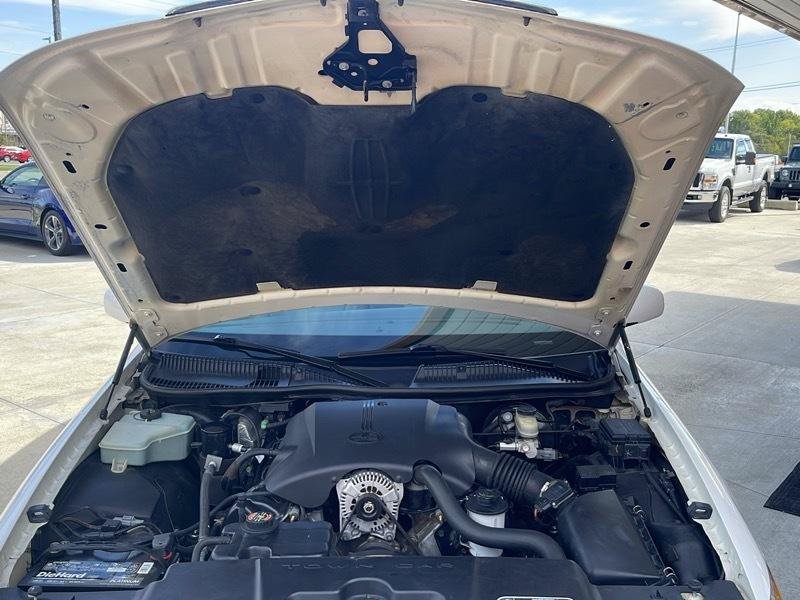 Used 1999 Lincoln Town Car Signature RWD image 54