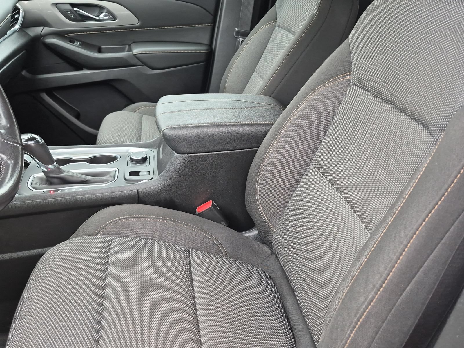 Used 2019 Chevrolet Traverse LT FWD image 17