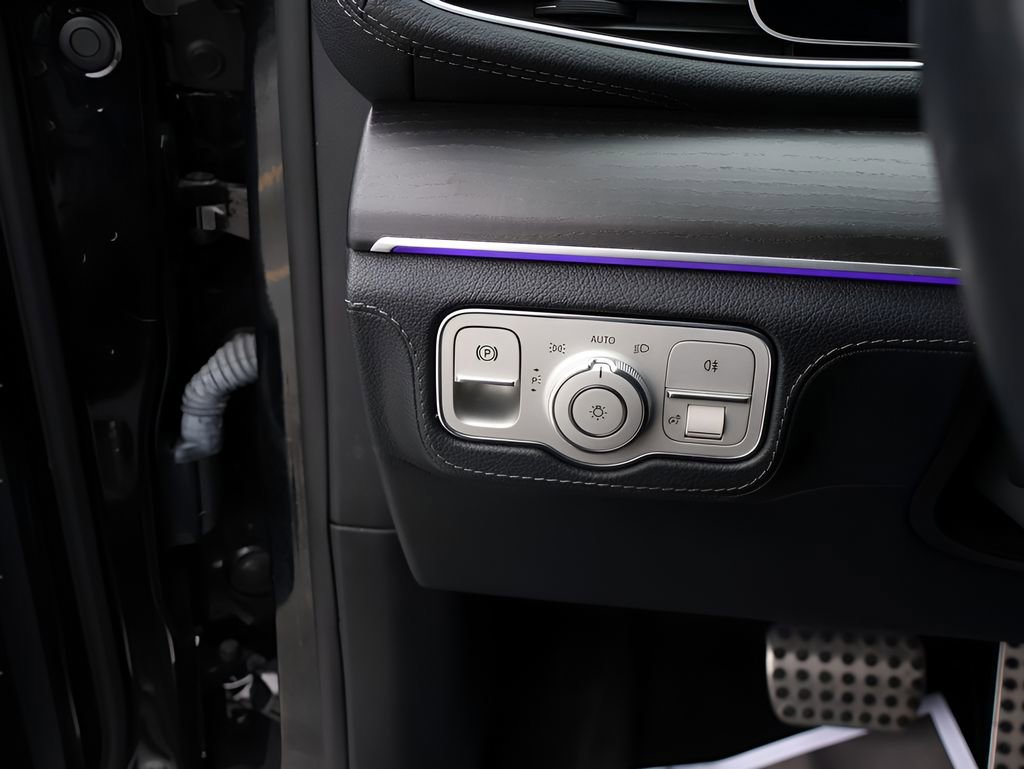 Used 2021 Mercedes-Benz GLS 580 4MATIC image 38