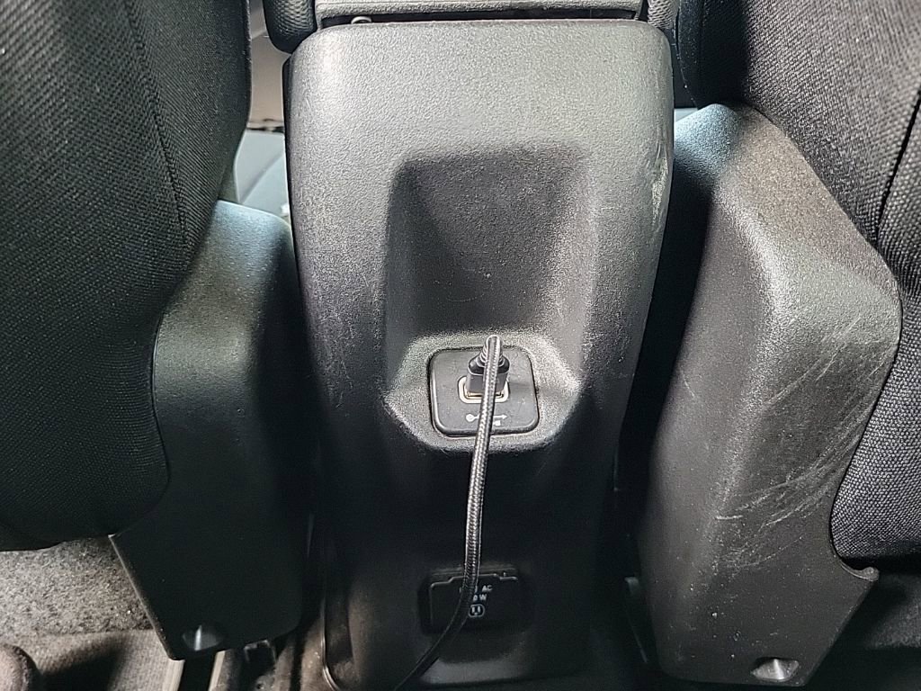 Used 2019 Jeep Renegade Latitude w/ Popular Equipment Group image 14