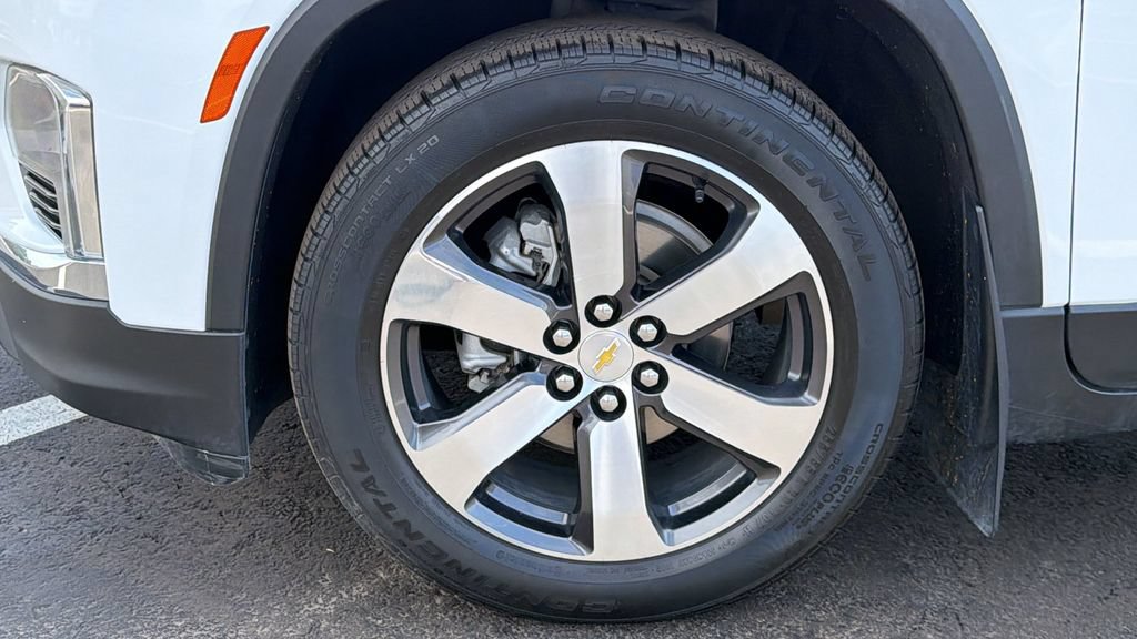 Used 2023 Chevrolet Traverse LT w/ LT Premium Package AWD/4WD image 9