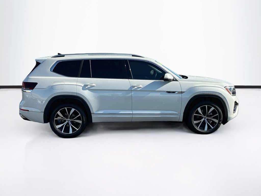 Used 2024 Volkswagen Atlas SEL Premium R-Line AWD/4WD image 4