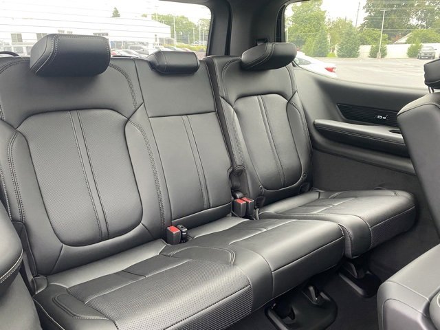 New 2024 Jeep Grand Wagoneer Series I w/ HD Trailer Tow Package image 33