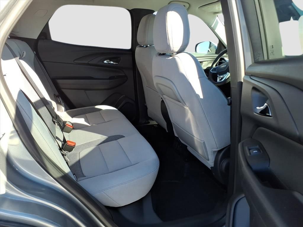 Used 2026 Chevrolet TrailBlazer LT w/ Convenience Package FWD image 12