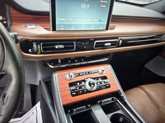 Used 2024 Lincoln Aviator Reserve w/ Equipment Group 201A image 10