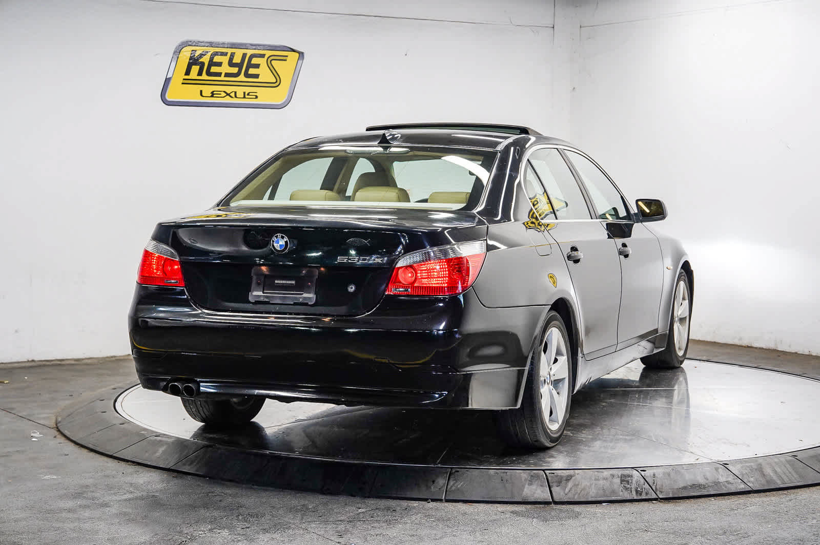 Used 2007 BMW 530xi Sedan AWD/4WD image 4