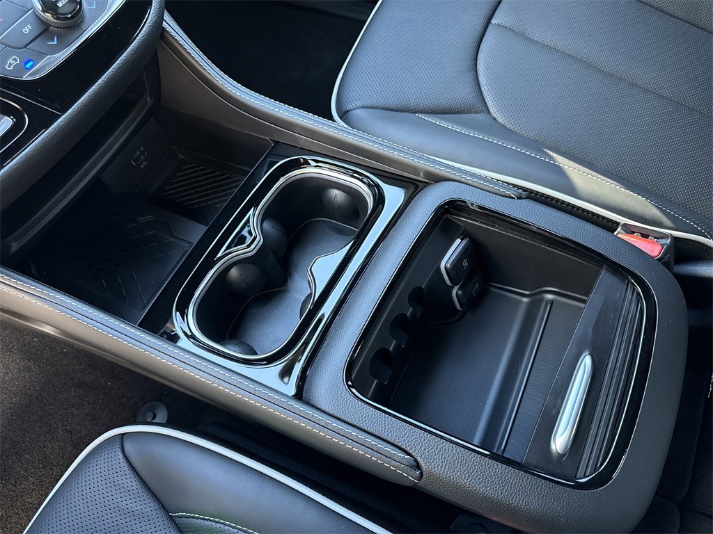 New 2026 Chrysler Pacifica Limited image 30