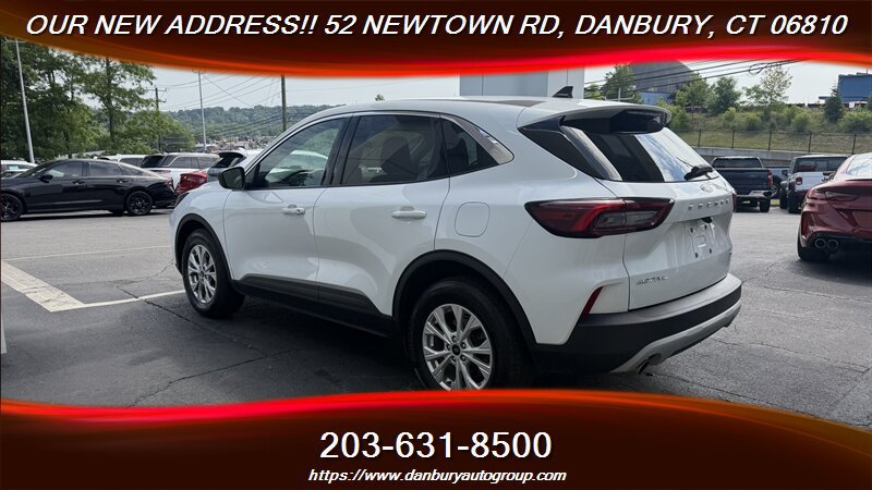 Used 2024 Ford Escape Active AWD/4WD image 3