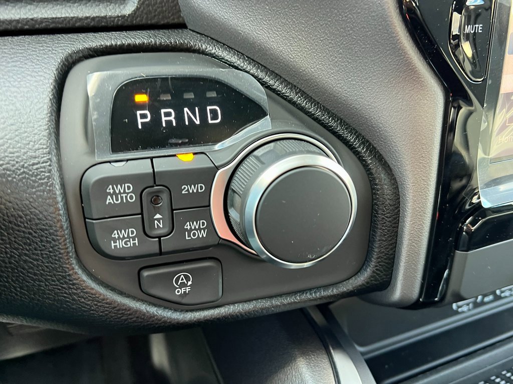 New 2026 RAM 1500 4x4 Crew Cab image 27