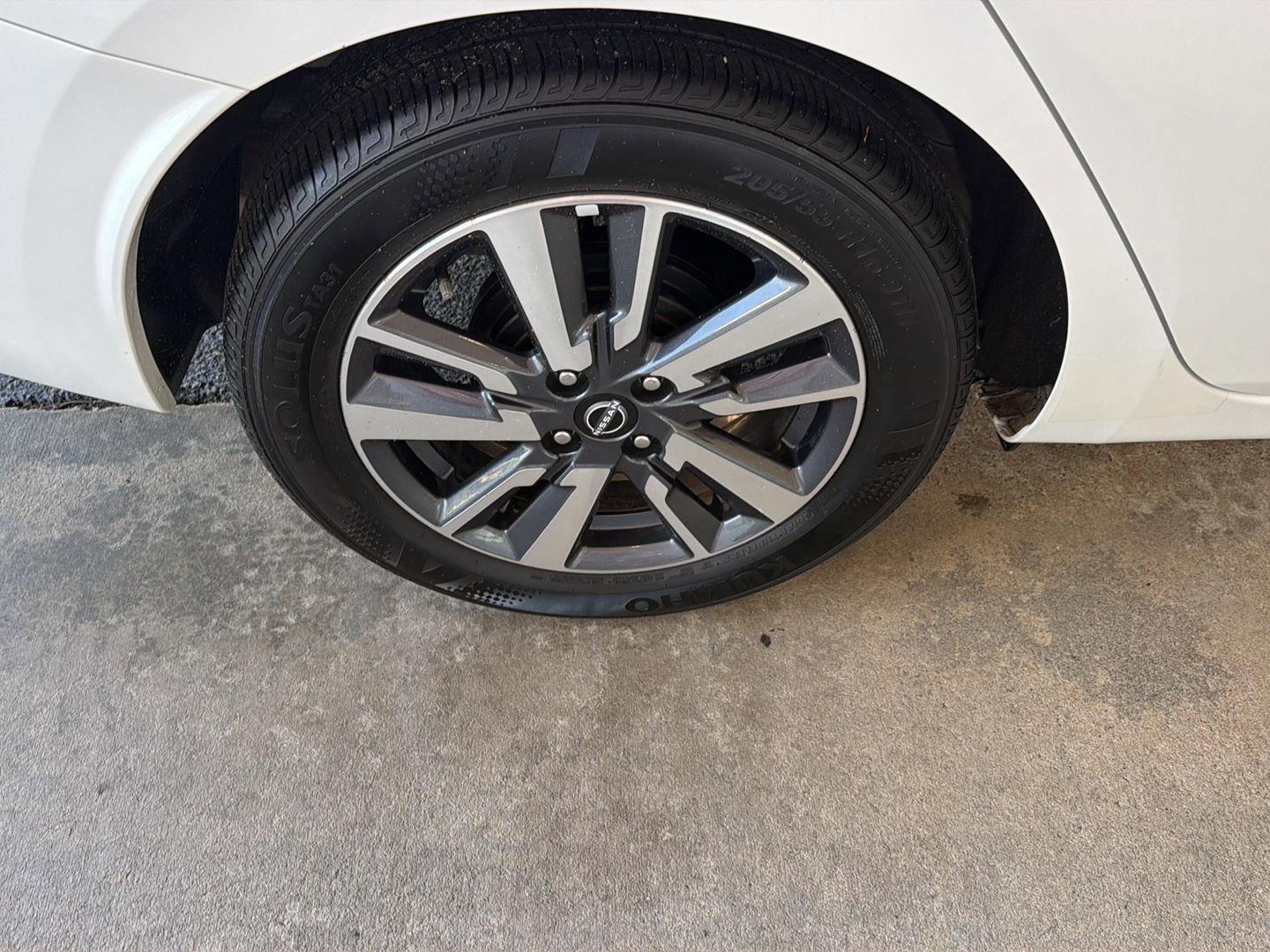 Used 2025 Nissan Versa SV FWD image 35