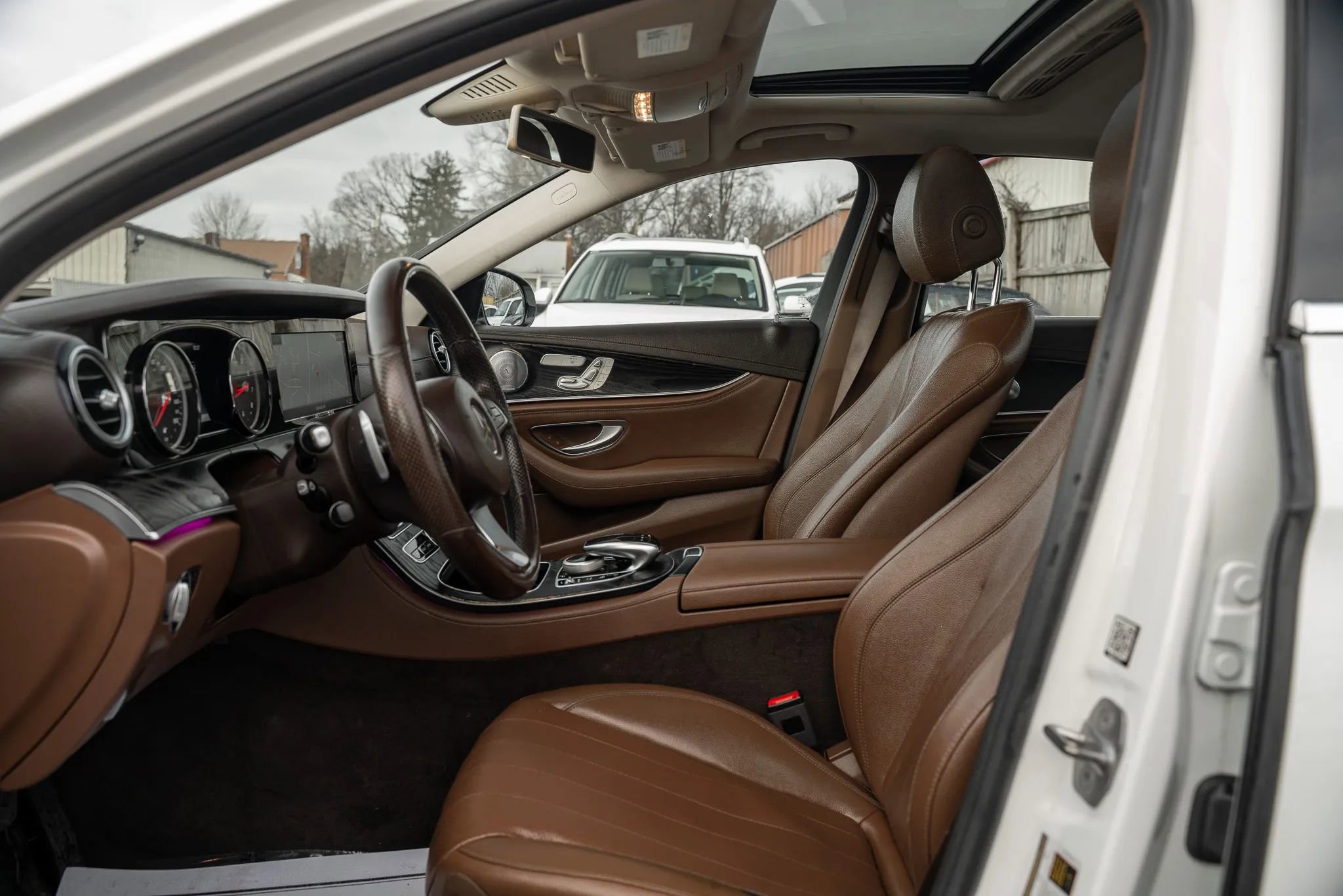 Used 2018 Mercedes-Benz E 300 4MATIC w/ Premium 1 Package image 7