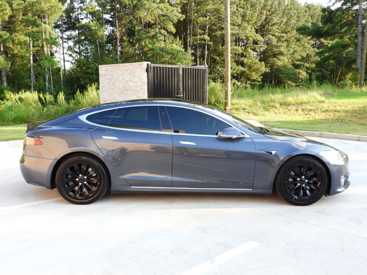 Used 2017 Tesla Model S 75D AWD/4WD image 35