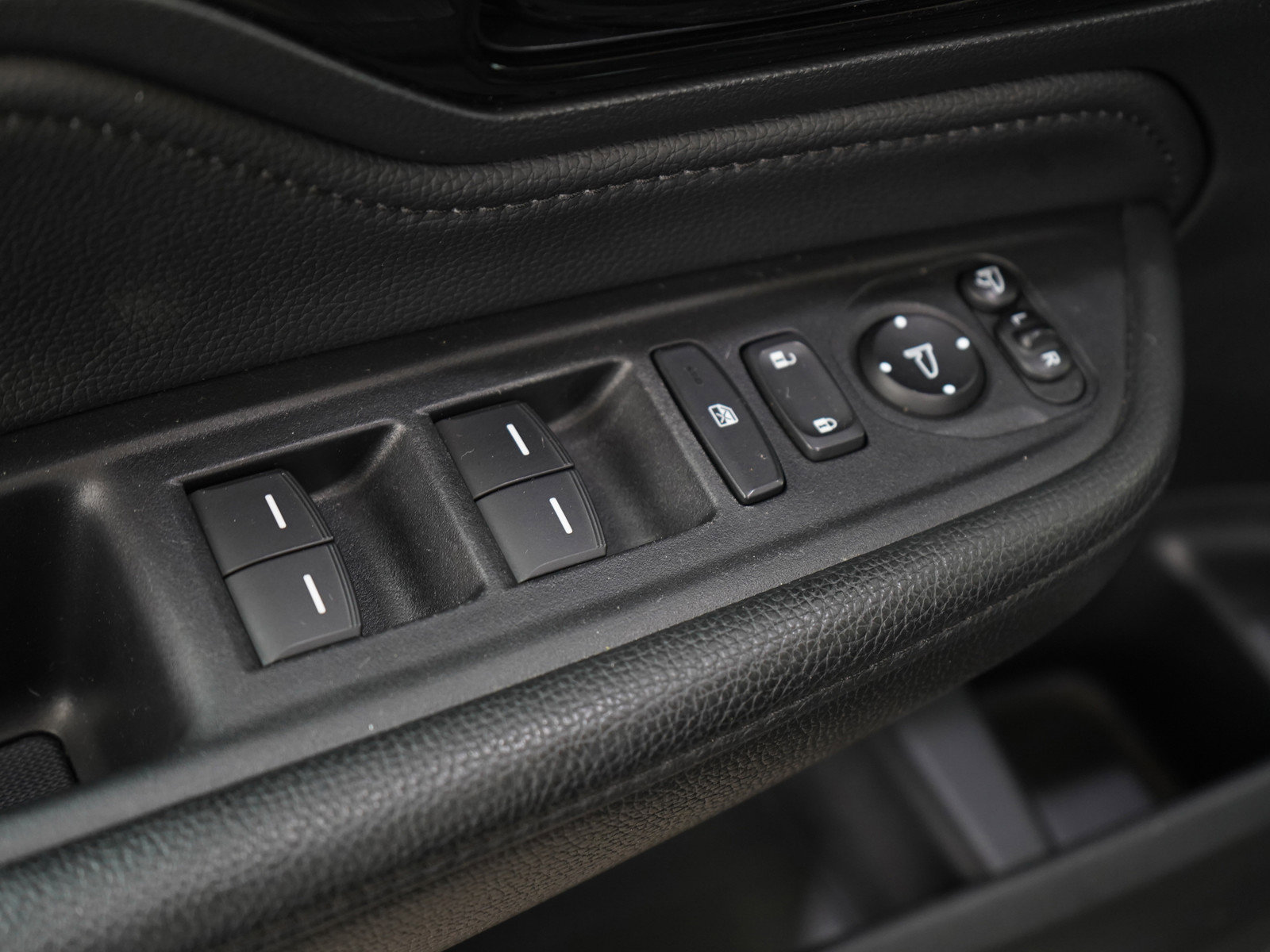 Used 2023 Honda Odyssey Elite image 25